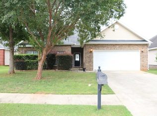 313 Manchester Ln, Byron, GA 31008