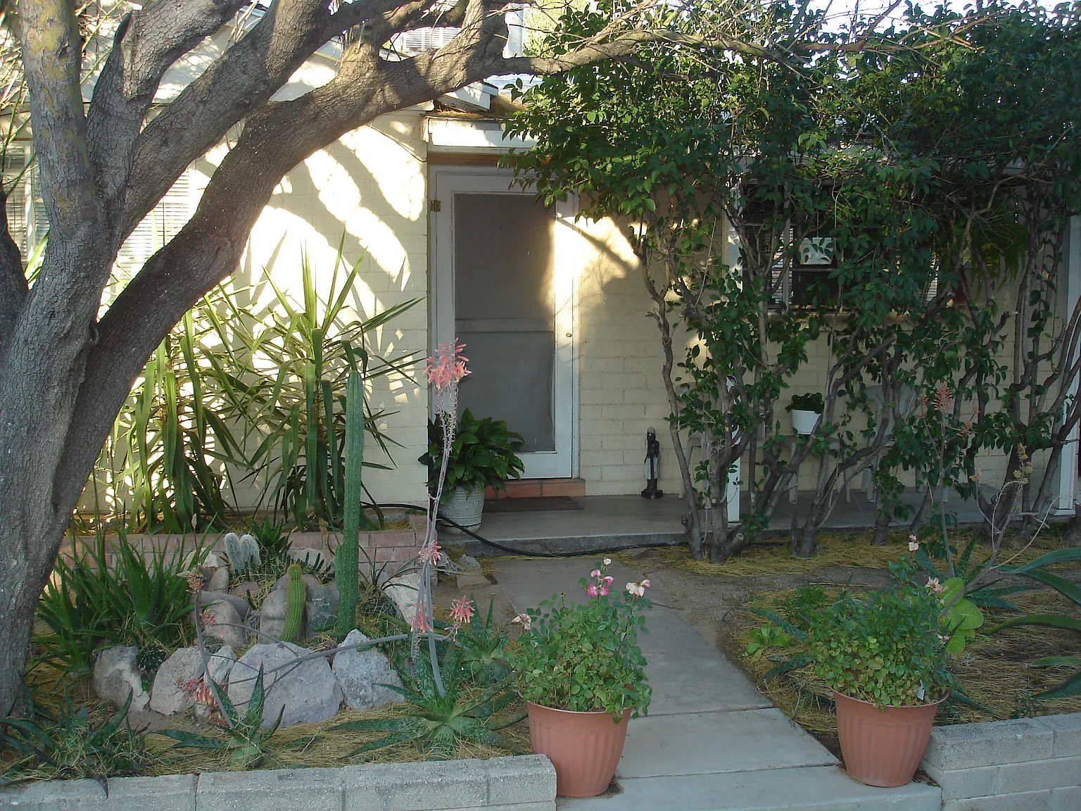 3137 E Kleindale Rd — Photo 1