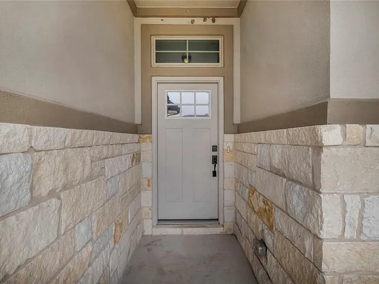 2926 Diego Dr — Photo 4