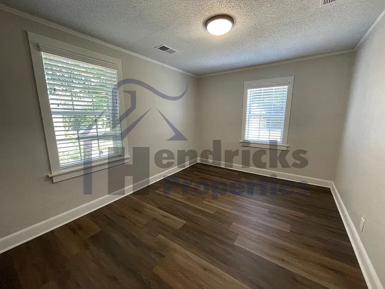 967 Little John Rd — Photo 14