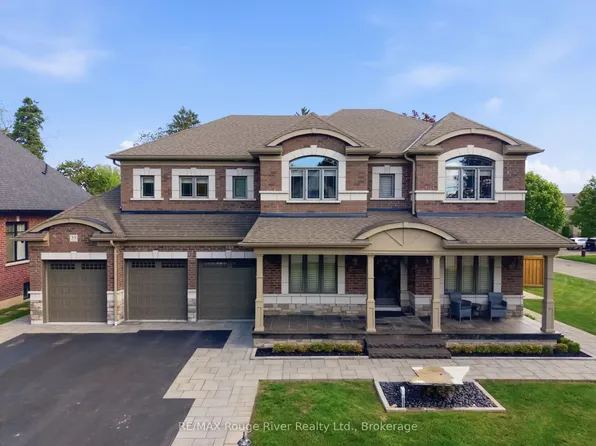33 North St, Whitby, ON L1M 1C2