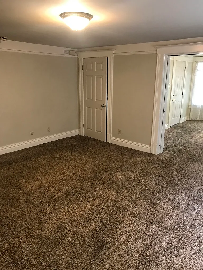Beautiful 1 Bed/1 Bath Victorian Triplex — Photo 4