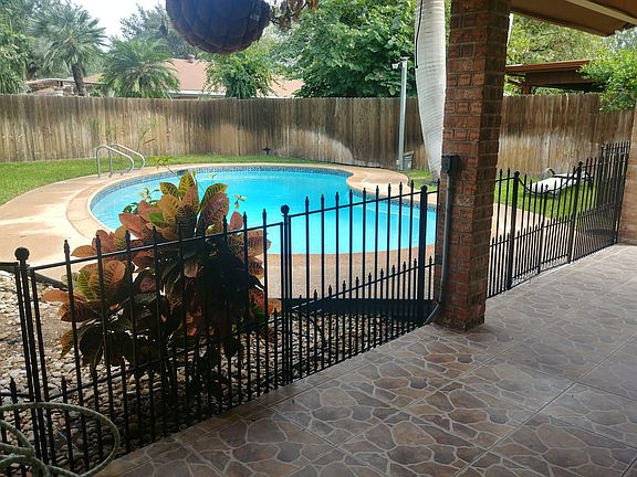 2nd image of 2812 Esperanza Ln