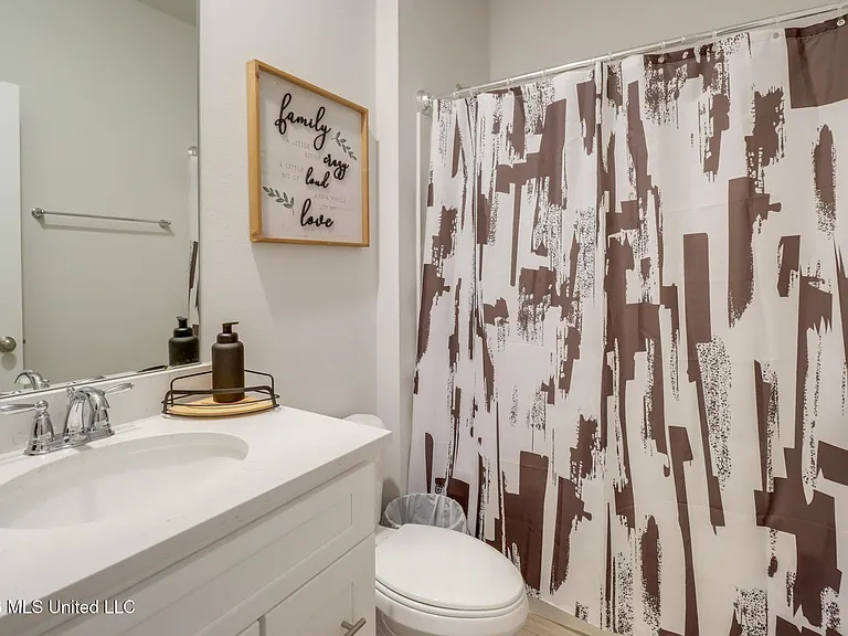 4937 Fern Dr — Photo 21