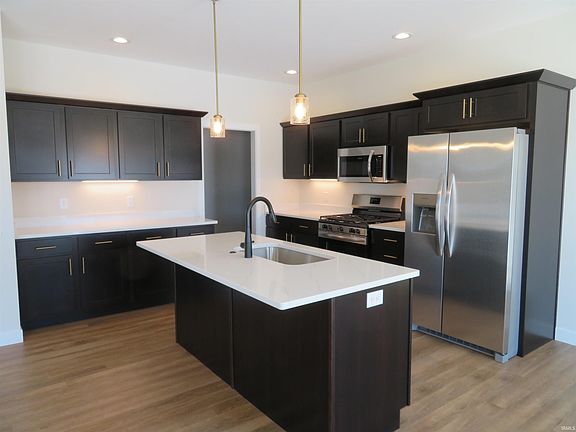 3rd image of 68404 Falcons Lair Ln