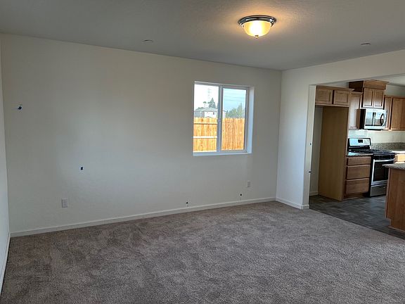 3rd image of 2087 Bidan Ave
