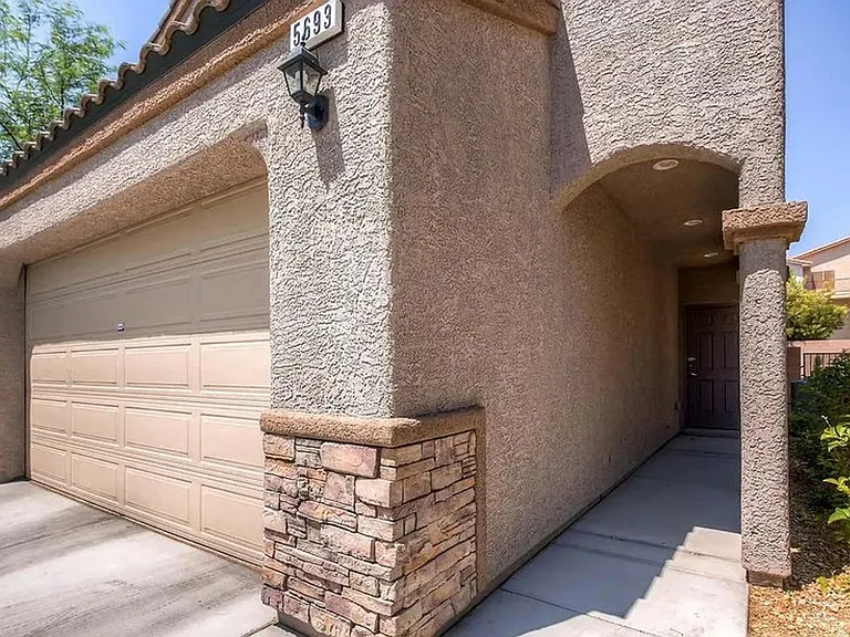5693 Point Loma Ct — Photo 2