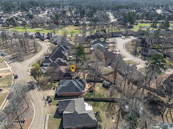 2nd image of 502 Willow Court Dr