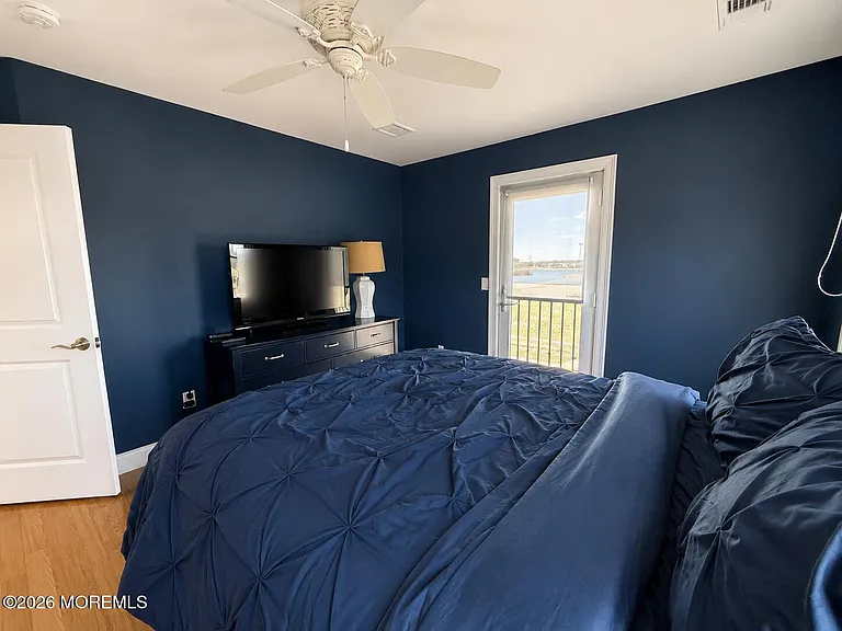 550 Whiting Ave — Photo 15