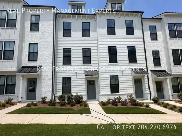 5027 Layman Dr, Charlotte, NC 28226