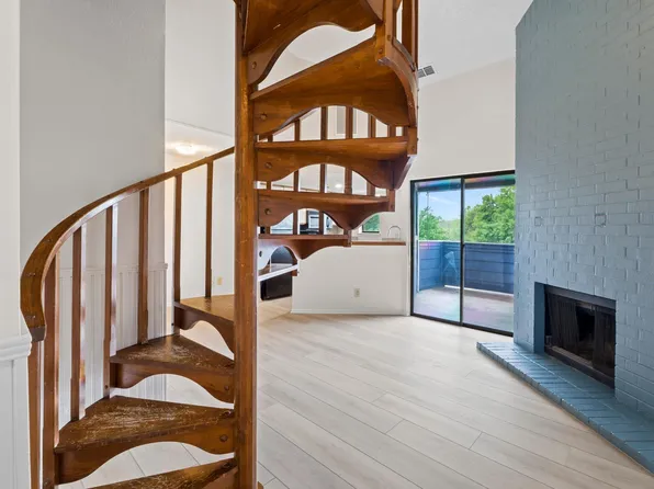 2500 Burleson Rd APT 221, Austin, TX 78741