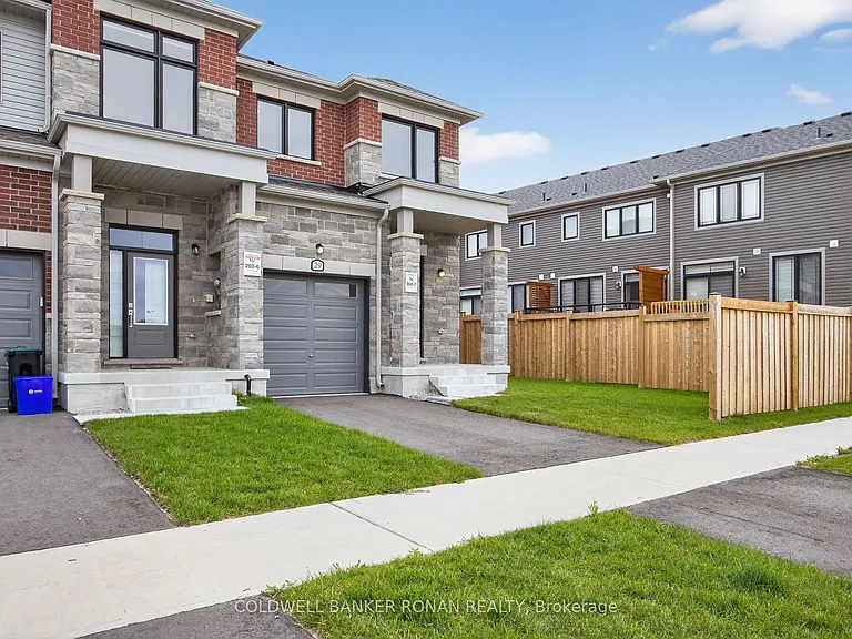 29 Milady Cres — Photo 2