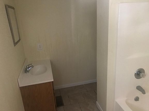 5th image of 510 Washington Ave APT 2