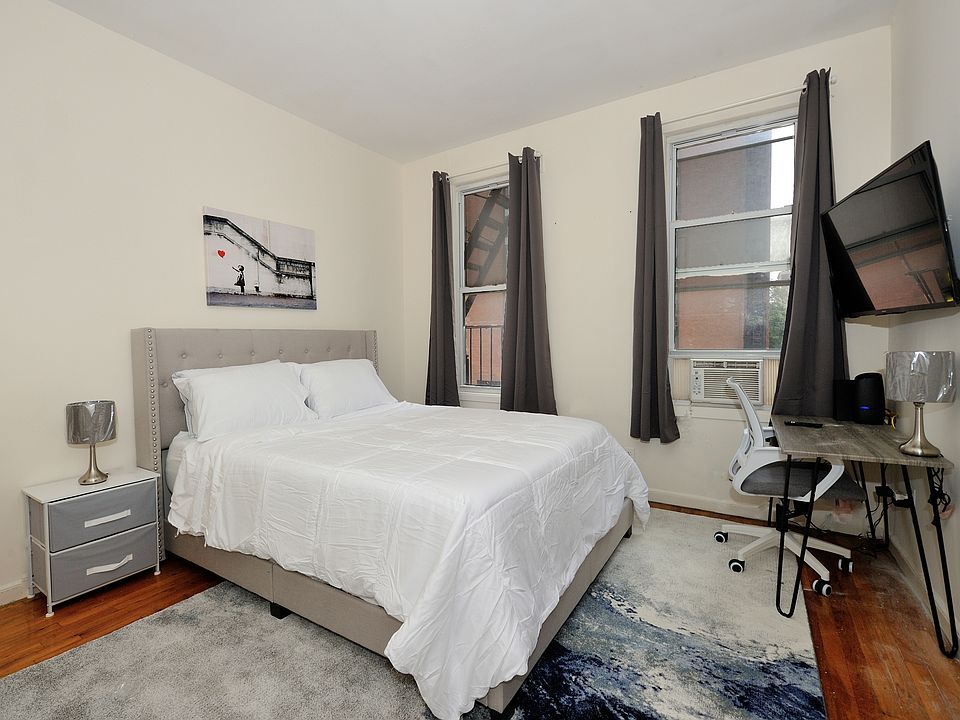 1st image of 1762 2nd Ave #4D