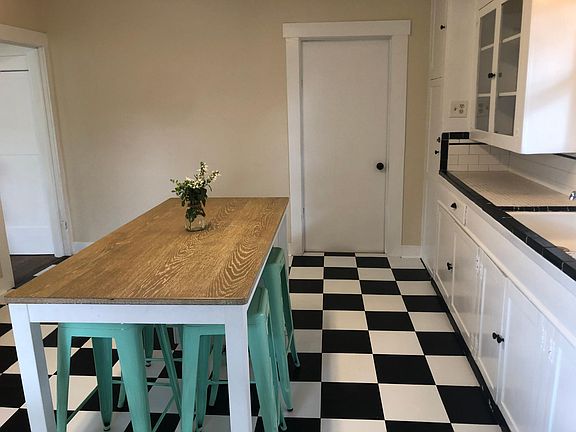 Kitchen island included.