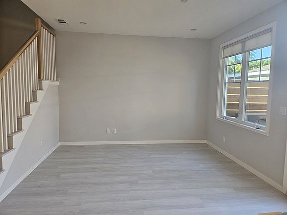 5th image of 980 Bonita Ave