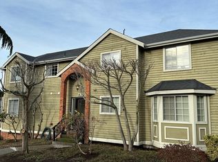 631 Bell St APT 3, Edmonds, WA 98020
