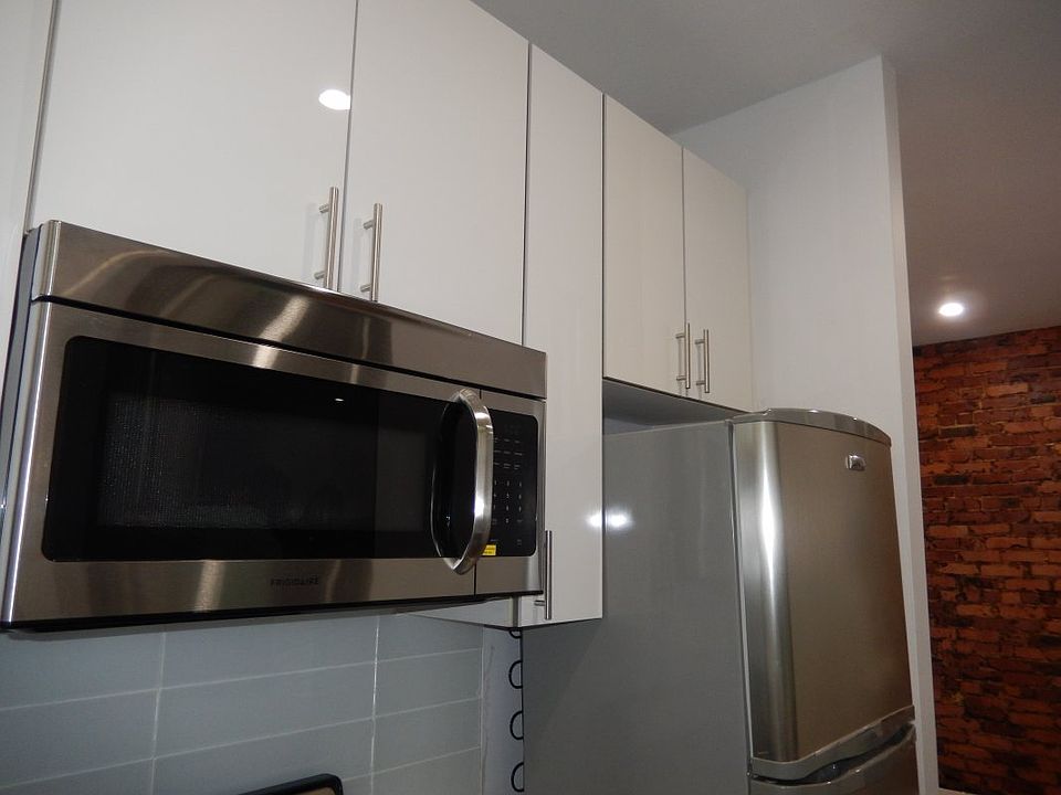 1st image of 434 W 163rd St APT 20