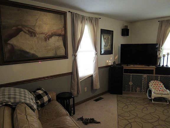 4th image of 5160 Holly Ave