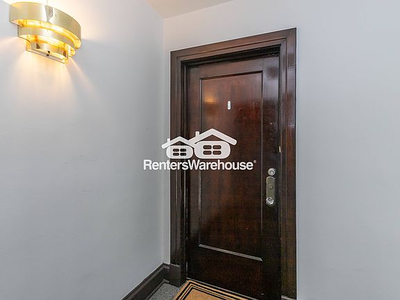 5th image of 406 E 43rd St APT 3E