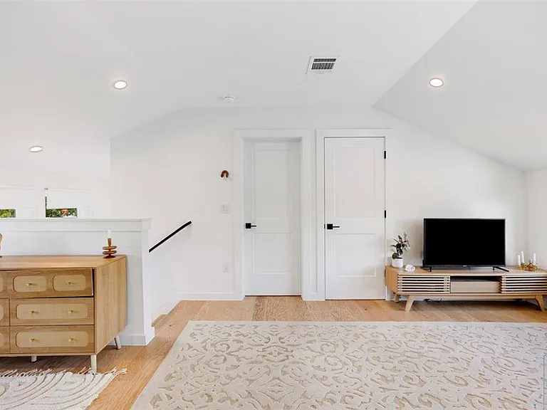 5007 Lott Ave #1 — Photo 11