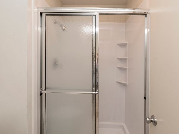 3rd image of 3768 Ashworth Dr #1