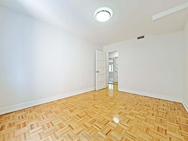 95 Lawton Blvd #607 — Photo 6