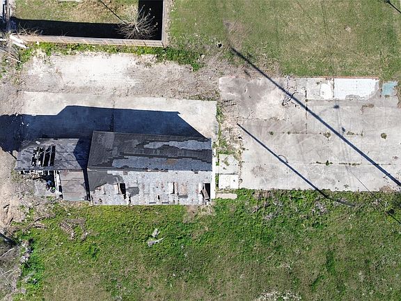 5th image of 4815 Harrisburg Blvd