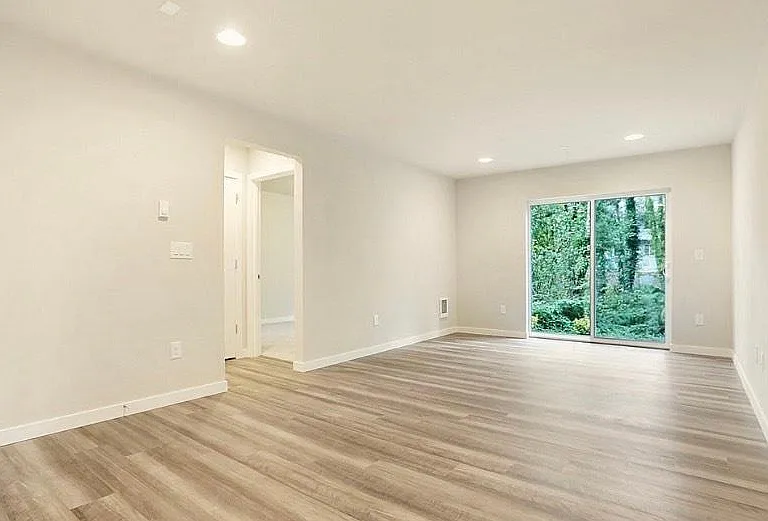 13420 Manor Way #C2 — Photo 5