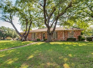 1052 Westlake Dr, Desoto, TX 75115