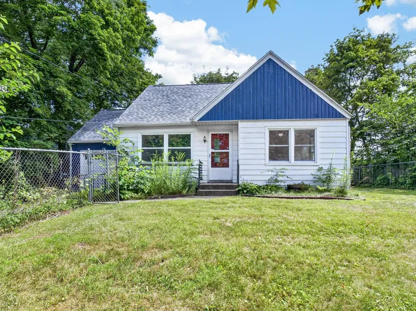 1202 Pinehurst Blvd, Kalamazoo, MI 49006