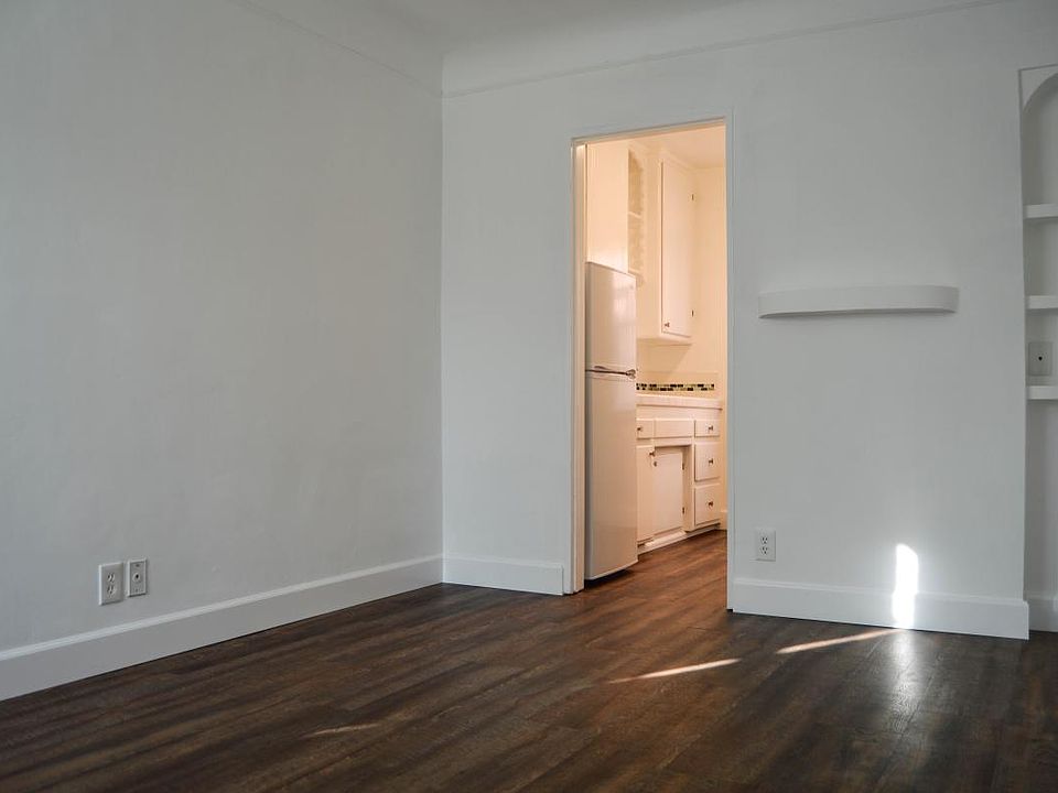 1st image of 909 Montana Ave APT 3