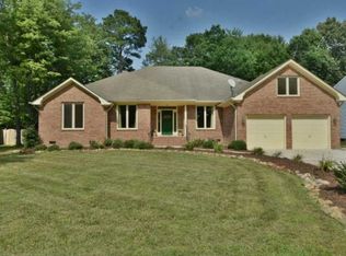 605 Piping Rock Dr, Chesapeake, VA 23322