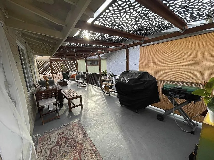 222 Roswell Ave — Photo 2
