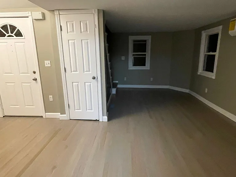 144 White St — Photo 11
