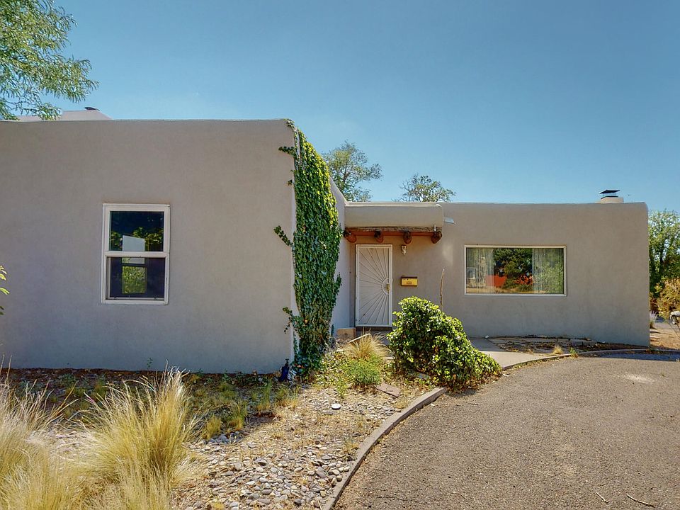 1st image of 1001 Vassar Dr SE