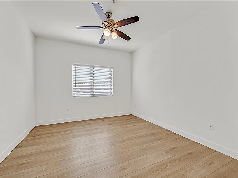 2291 W Horizon Ridge Pkwy #1206 — Photo 10