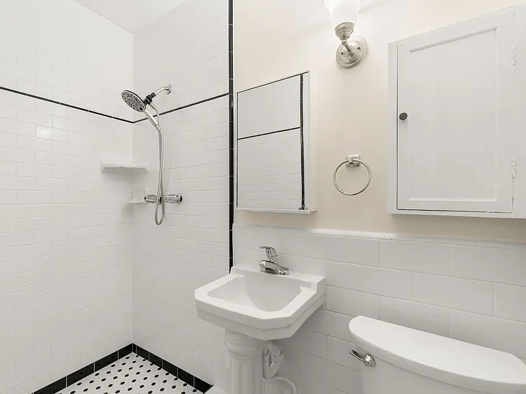 507 N Vine Ave — Photo 20