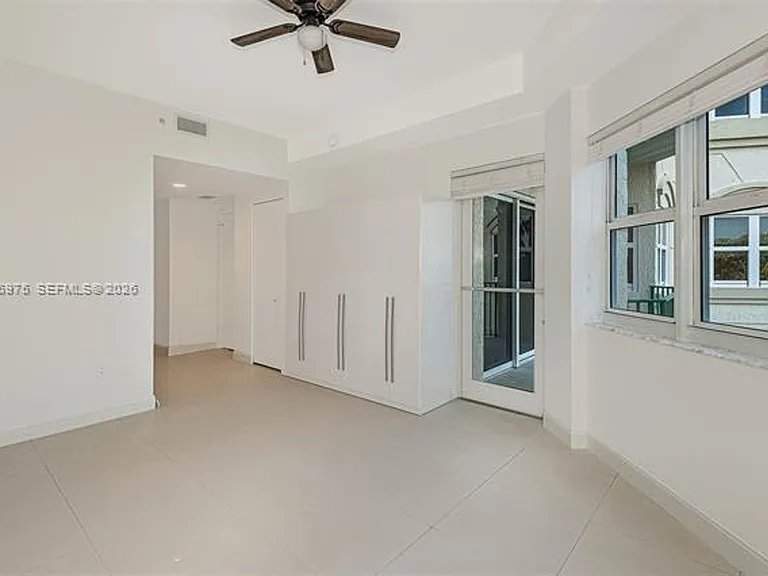 20000 Country Club Dr #412 — Photo 15