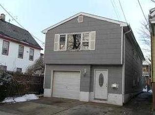 302 Barclay St, Perth Amboy, NJ 08861