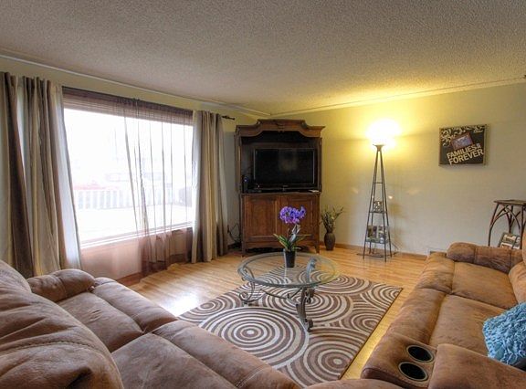5th image of 8012 E Mission Ave