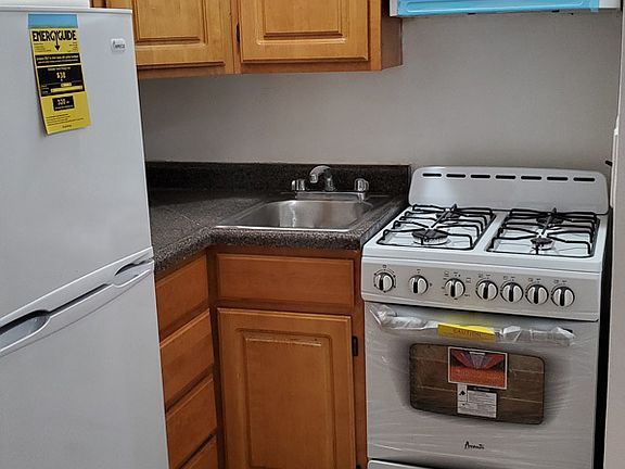 4th image of 315 W 29th St #1D