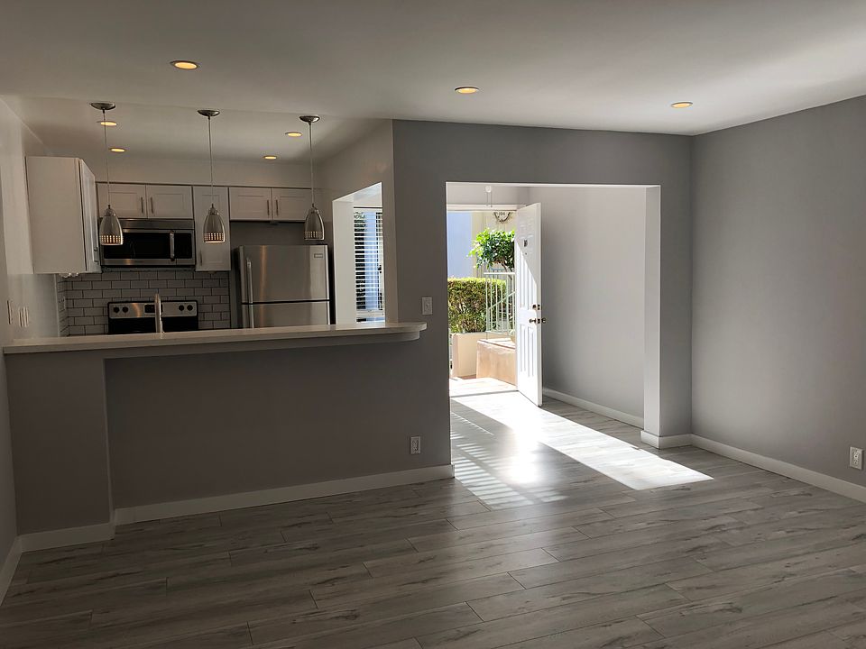 1st image of 2434 5th St #105