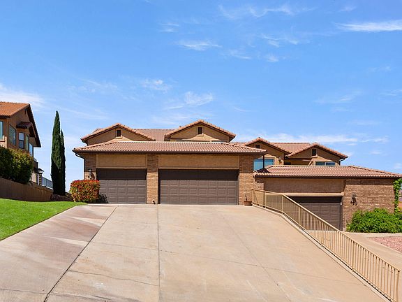 2nd image of 579 N Ridgecrest Cir