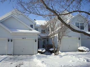 1817 Lucylle Ct, Saint Charles, IL