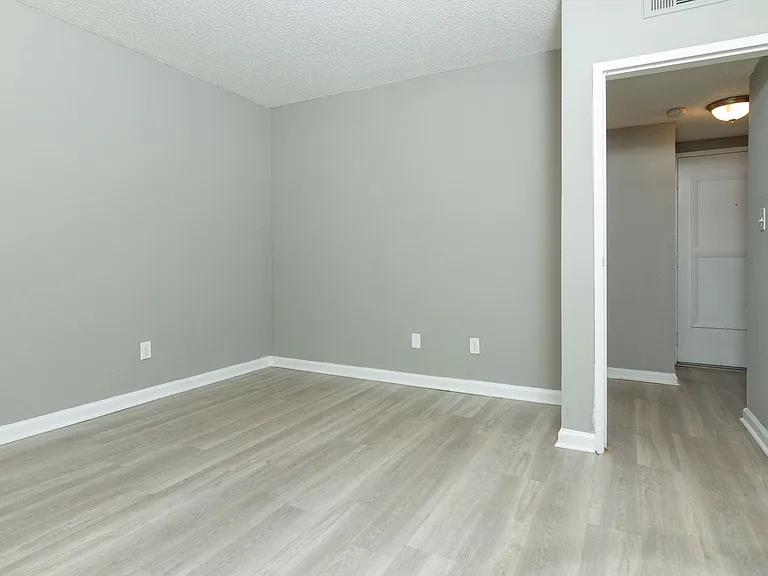 1834 John Calvin Ave — Photo 9