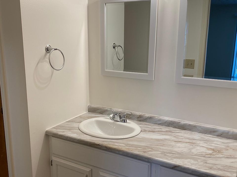 2nd image of 1418 Sanzon Dr
