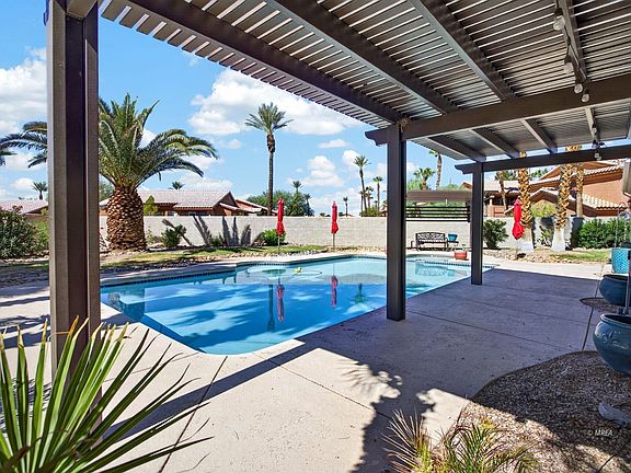 3rd image of 558 Los Altos Cir