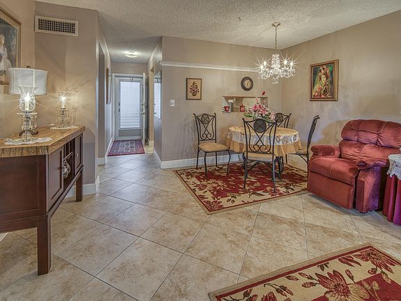 4th image of 2581 Garden Drive N #110
