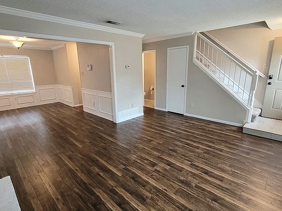 3rd image of 506 Pecan Acres Ct